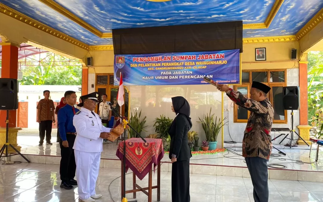 Pelantikan dan Pengambilan Sumpah Jabatan Kepala Urusan Umum dan Perencanaan Desa Wringinharjo